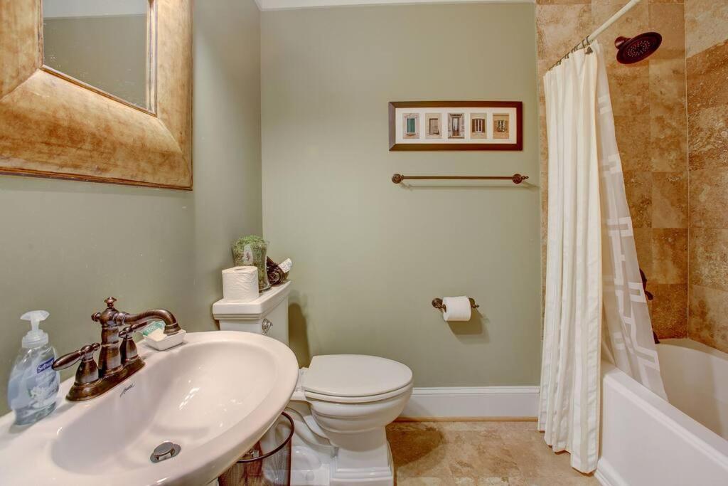 Sleeps16, Spacious Home, Close To Downtown, Beltline, And Walk To Restaurants, 75" Tv, 2 Person Jacuzzi, Ping Pong Atlanta Exterior foto