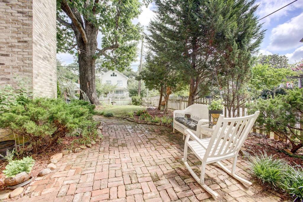 Sleeps16, Spacious Home, Close To Downtown, Beltline, And Walk To Restaurants, 75" Tv, 2 Person Jacuzzi, Ping Pong Atlanta Exterior foto
