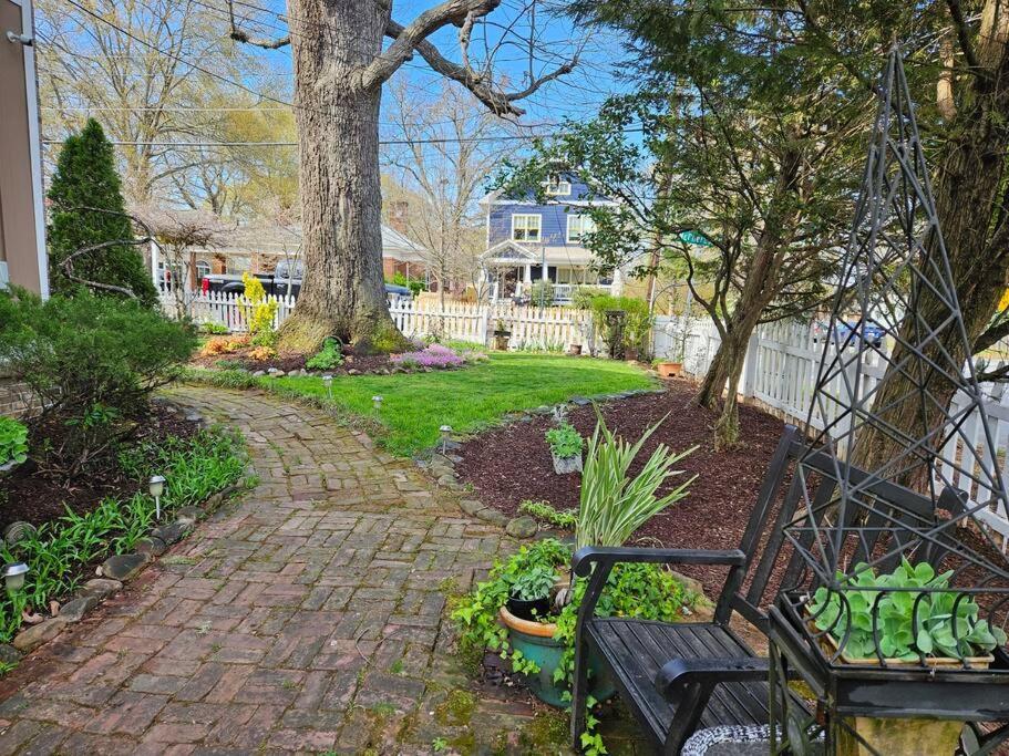 Sleeps16, Spacious Home, Close To Downtown, Beltline, And Walk To Restaurants, 75" Tv, 2 Person Jacuzzi, Ping Pong Atlanta Exterior foto